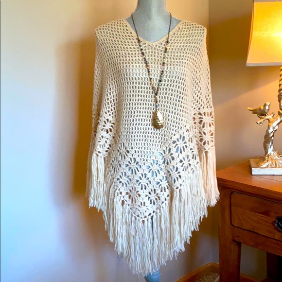 Forever 21 Sweaters - {Forever 21} Boho Poncho w/ Necklace